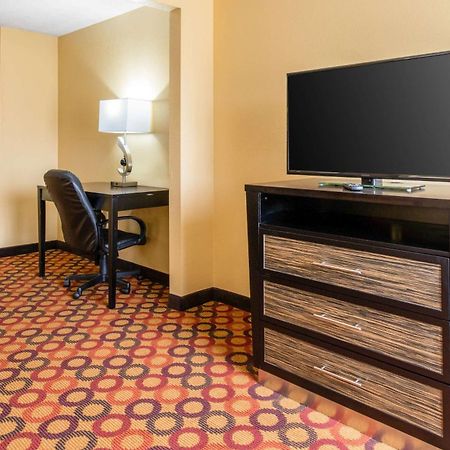 Quality Inn & Suites Montgomery East Carmichael Rd Εξωτερικό φωτογραφία
