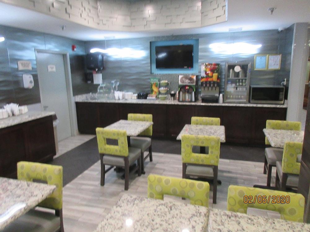 Quality Inn & Suites Montgomery East Carmichael Rd Εξωτερικό φωτογραφία