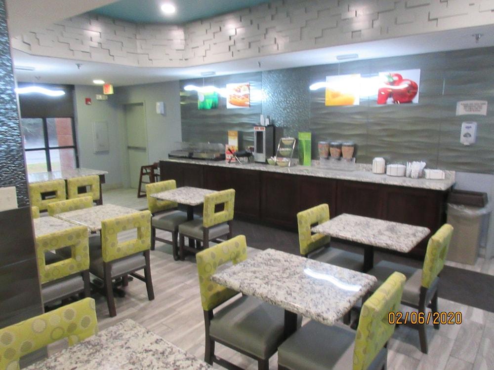 Quality Inn & Suites Montgomery East Carmichael Rd Εξωτερικό φωτογραφία