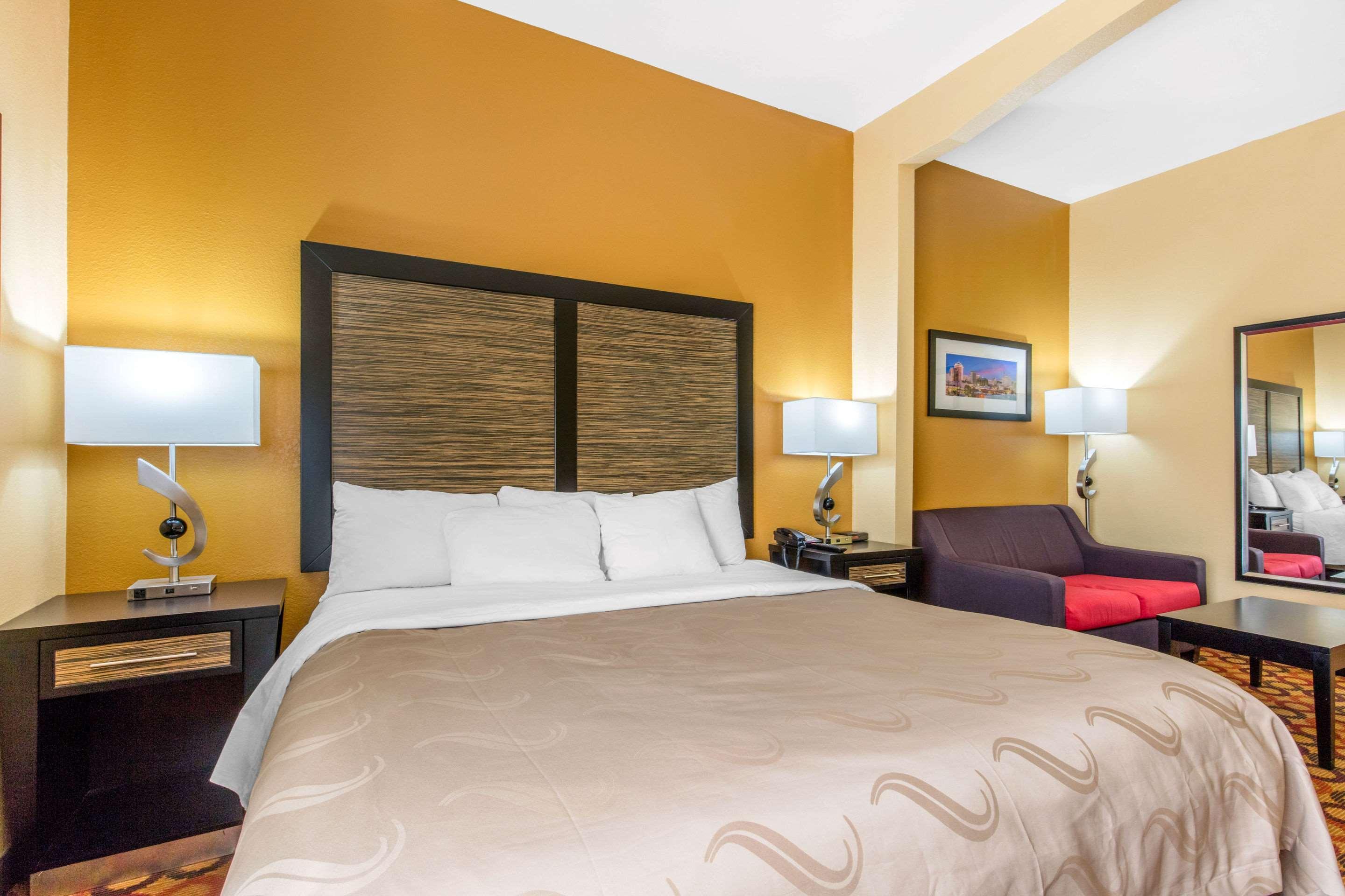 Quality Inn & Suites Montgomery East Carmichael Rd Εξωτερικό φωτογραφία