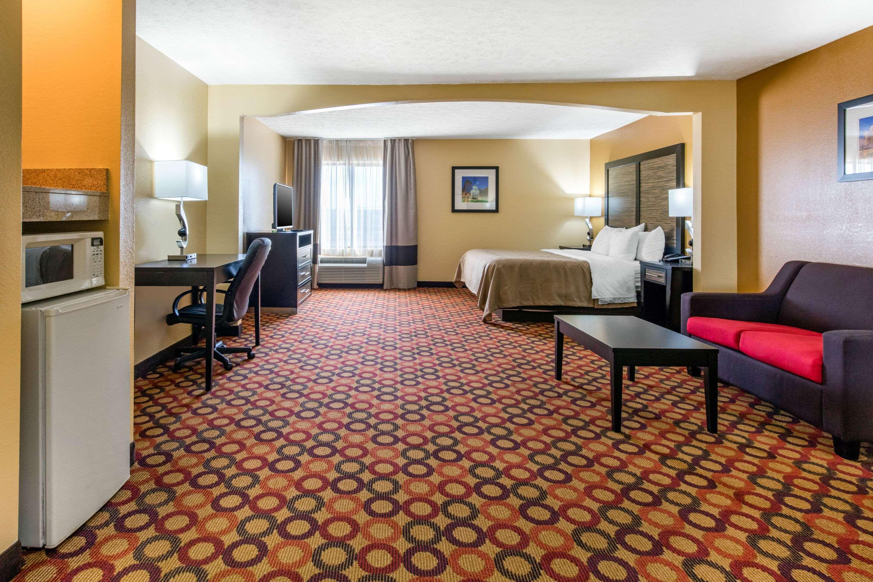 Quality Inn & Suites Montgomery East Carmichael Rd Εξωτερικό φωτογραφία