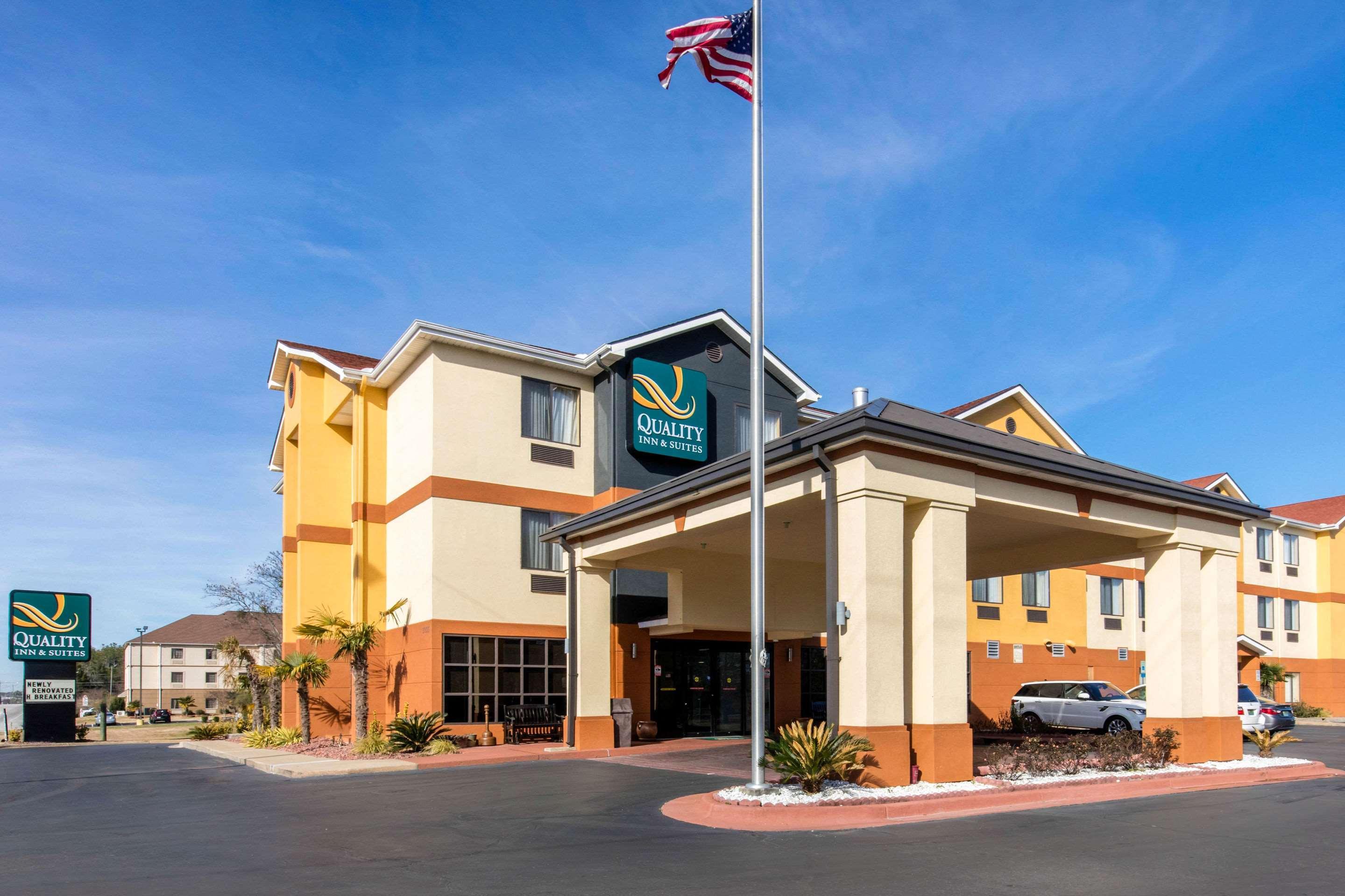 Quality Inn & Suites Montgomery East Carmichael Rd Εξωτερικό φωτογραφία