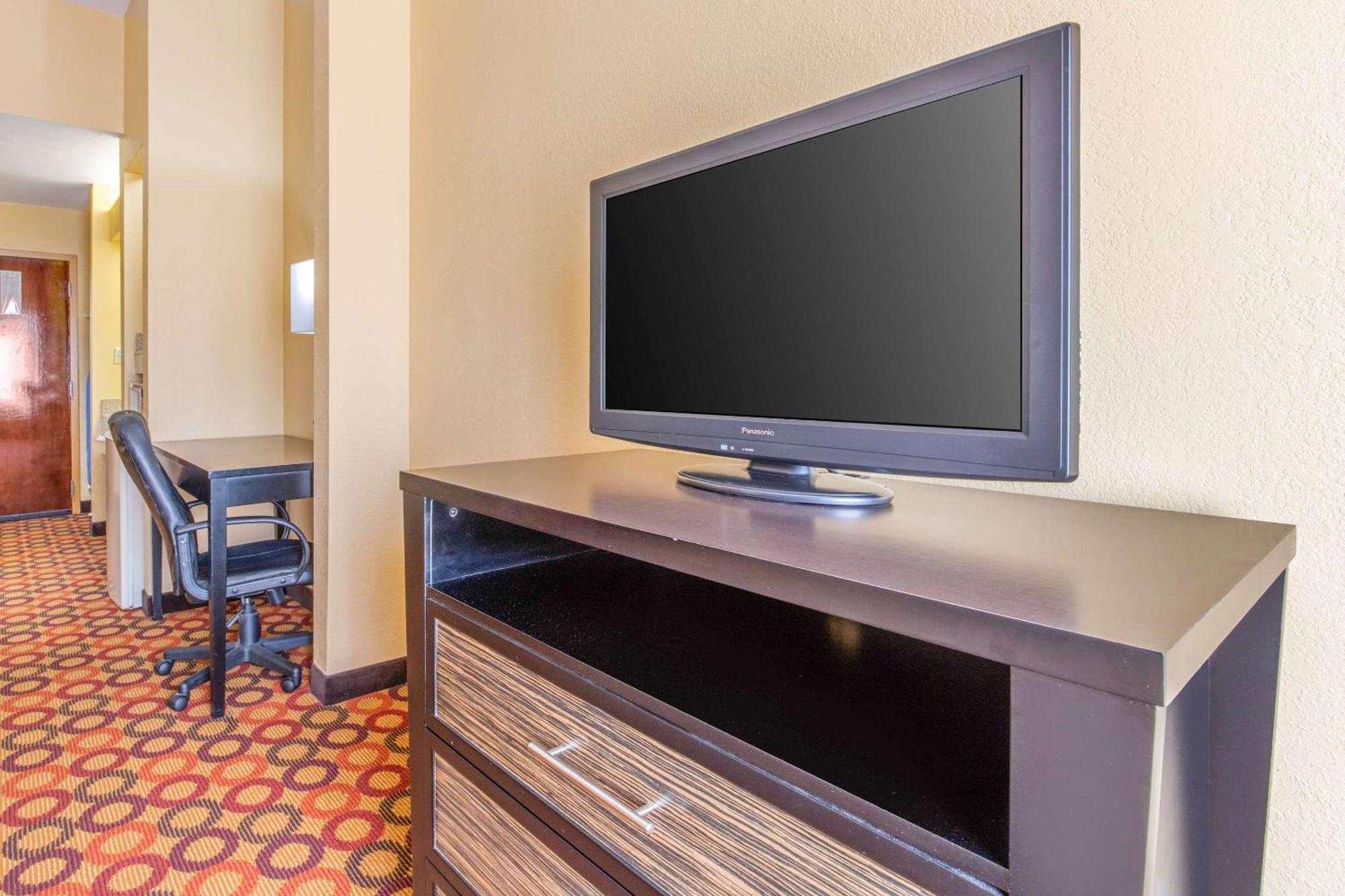 Quality Inn & Suites Montgomery East Carmichael Rd Εξωτερικό φωτογραφία