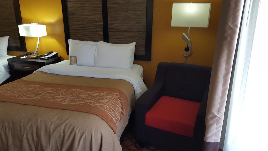 Quality Inn & Suites Montgomery East Carmichael Rd Δωμάτιο φωτογραφία