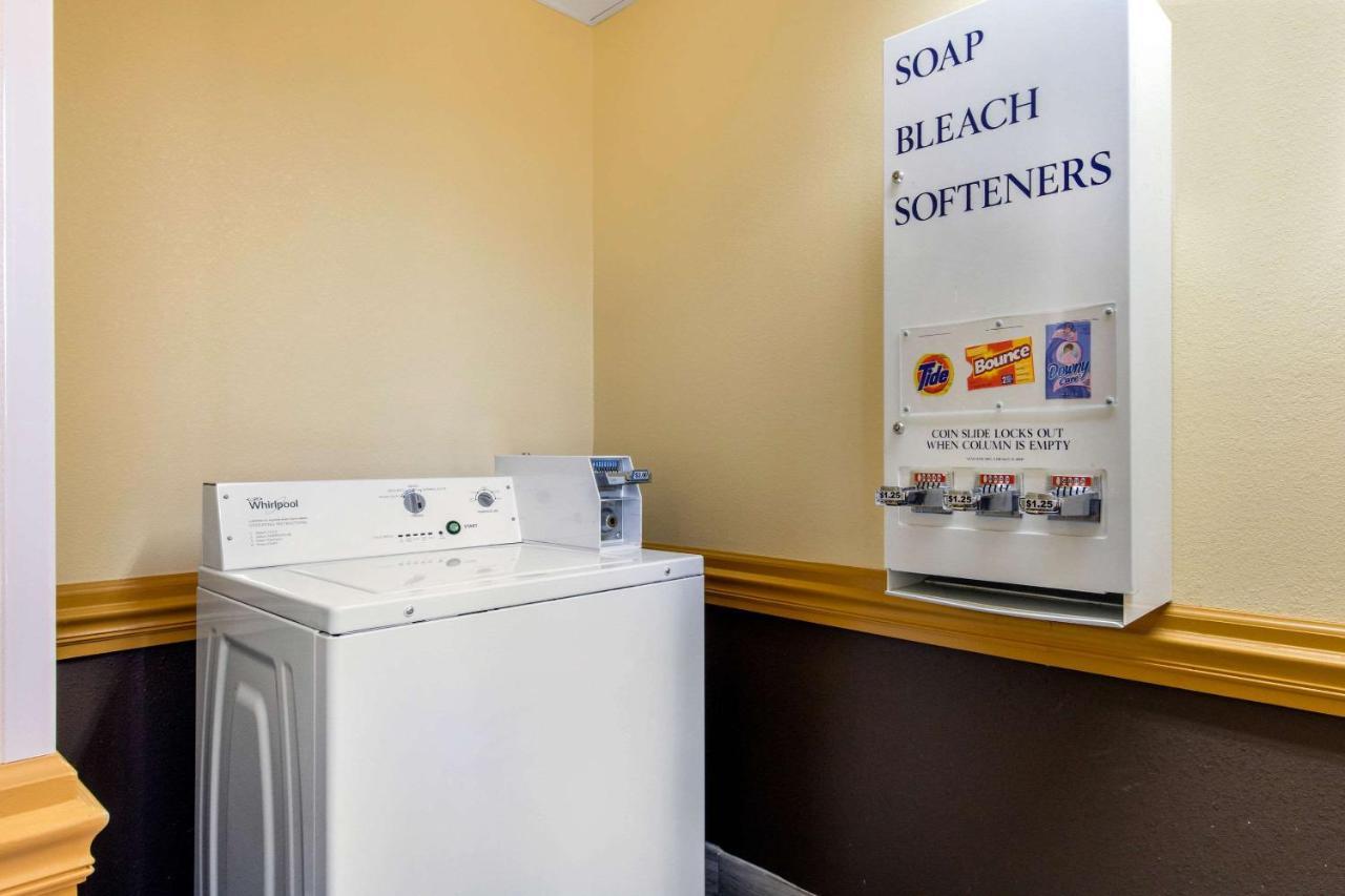 Quality Inn & Suites Montgomery East Carmichael Rd Εξωτερικό φωτογραφία